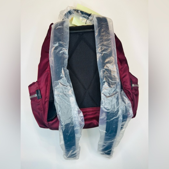 BURBERRY MEDIUM LOGO PRINT NYLON BURGUNDY RUCKSACK BACKPACK NEW WITH TAGS - Picture 10 of 17